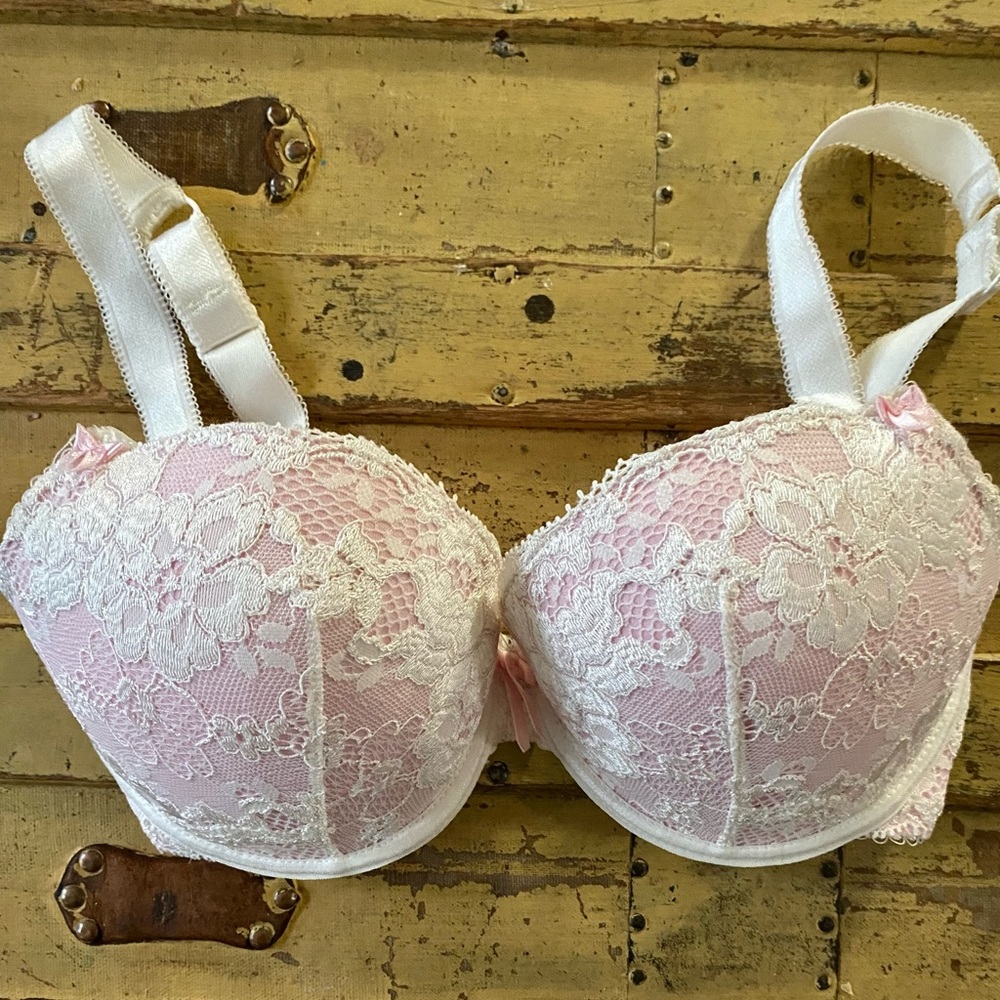 POUR MOI INTIMATES STRETCH PINK WHITE LACE DETAIL LACE UNDERWIRE BRA SUPPORT 30F